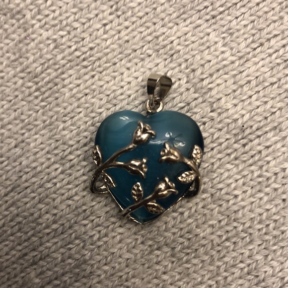 Turquoise heart shaped pendant in stainless steel frame - Picture 3 of 3